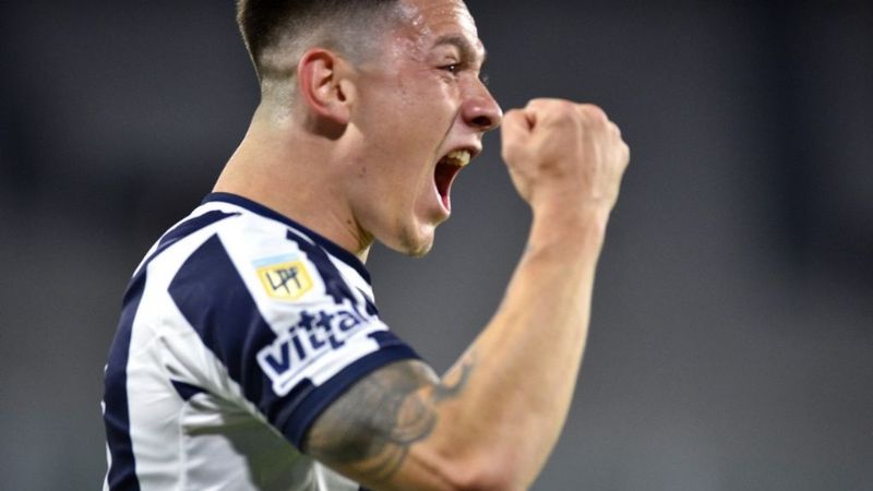 Dos golazos de Garro para el triunfo de la “T”