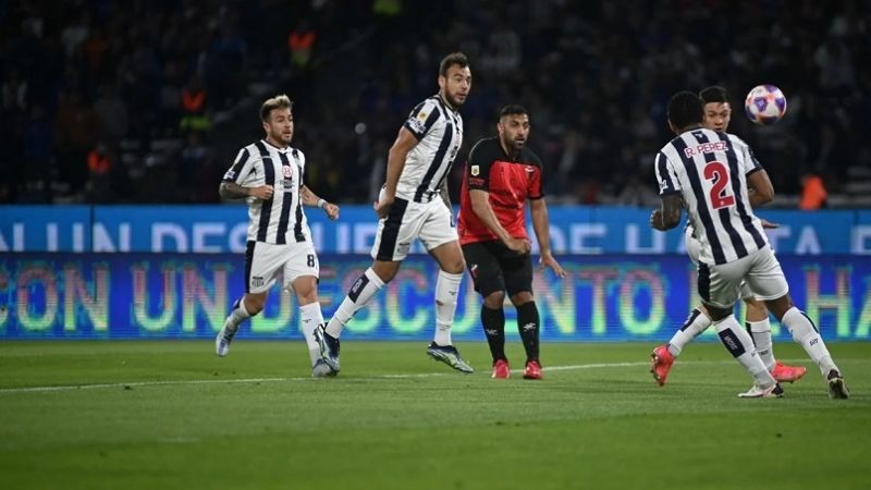 Dos golazos de Garro para el triunfo de la “T”