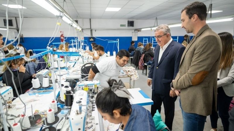 Se otorgó crédito provincial a la fábrica Textil Com