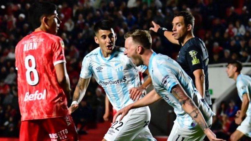 Atlético Tucumán volvió a ser líder solitario