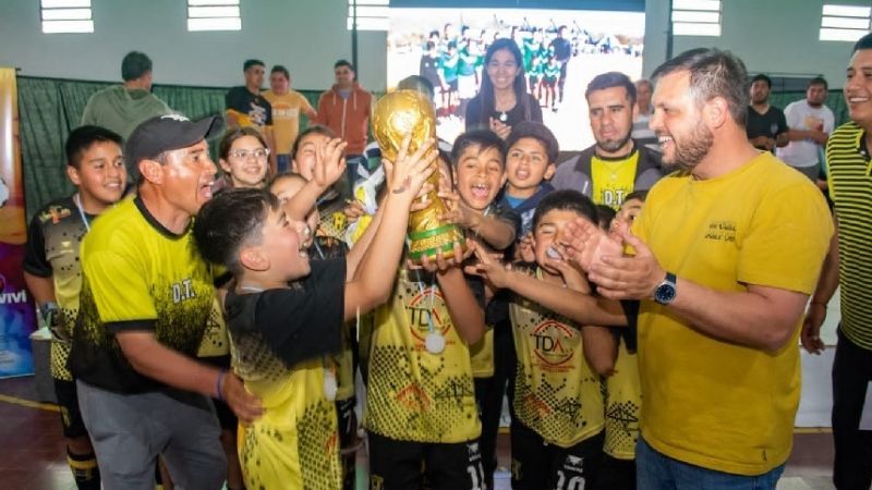 Paclín coronó a sus primeros Campeones del Mundo