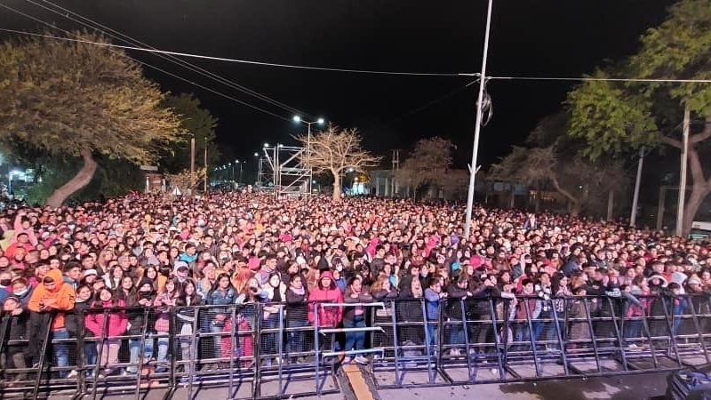 El frío y la lluvia no detuvieron los festejos en Valle Viejo