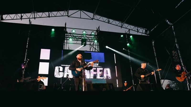 El frío y la lluvia no detuvieron los festejos en Valle Viejo