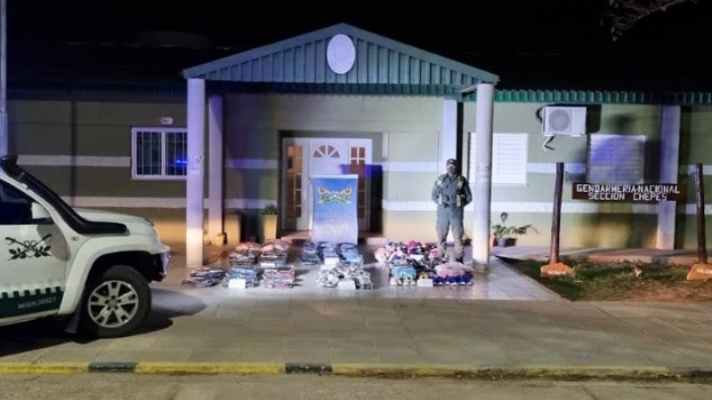 Secuestran mercadería, neumáticos y 40 kilos de hojas de coca