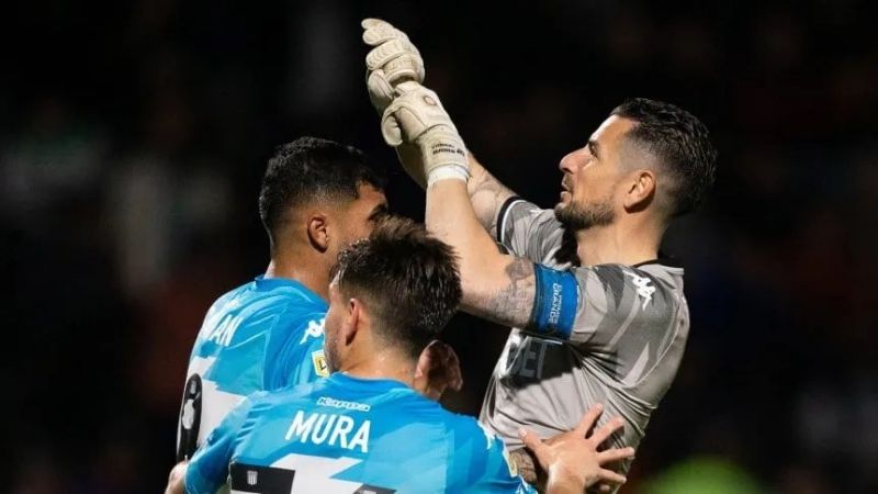 El arquero de Racing, Arias recibió una fecha de suspensión