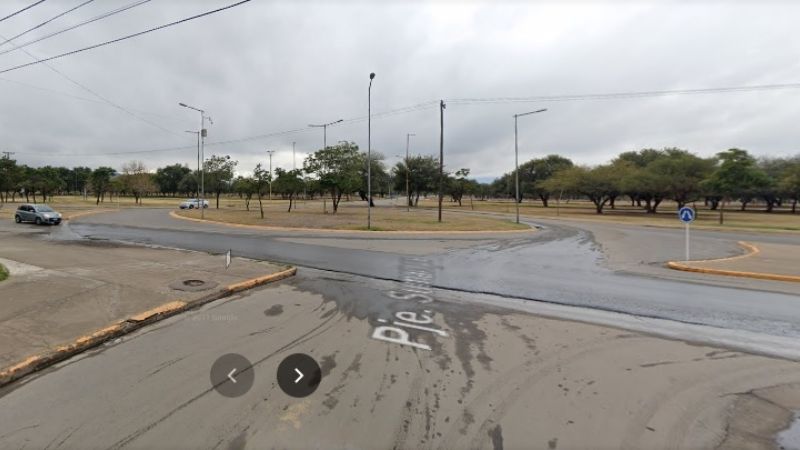 Motociclistas lesionados tras chocar un árbol