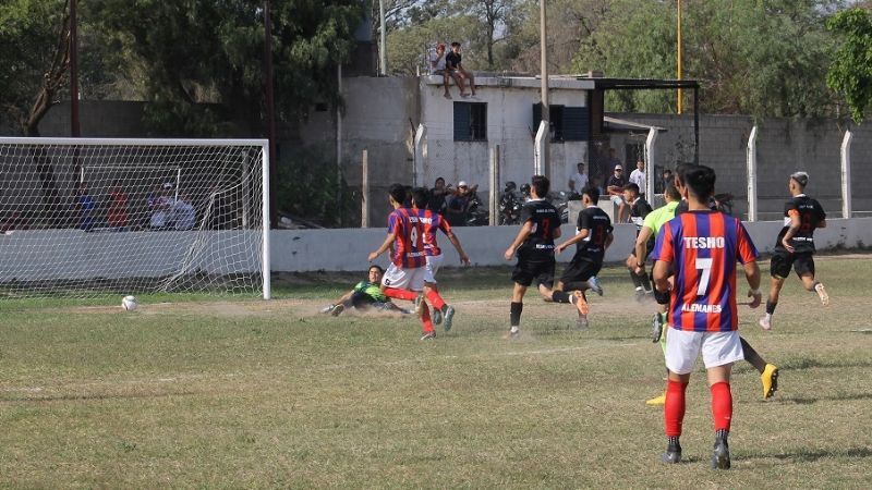 Tesorieri tuvo el “estreno soñado” en su cancha