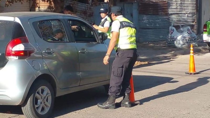 Secuestran varios vehículos en operativos de tránsito