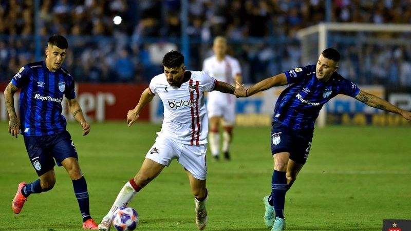 Con el “Cata” Romero en cancha, Atlético volvió a la cima
