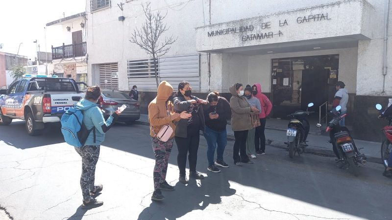 Mujeres reclaman en la Municipalidad