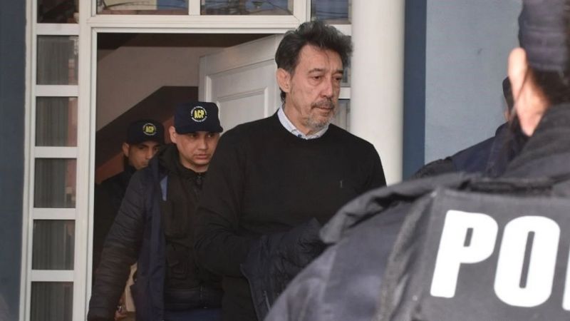 Detuvieron al vice de Colón por apriete al plantel