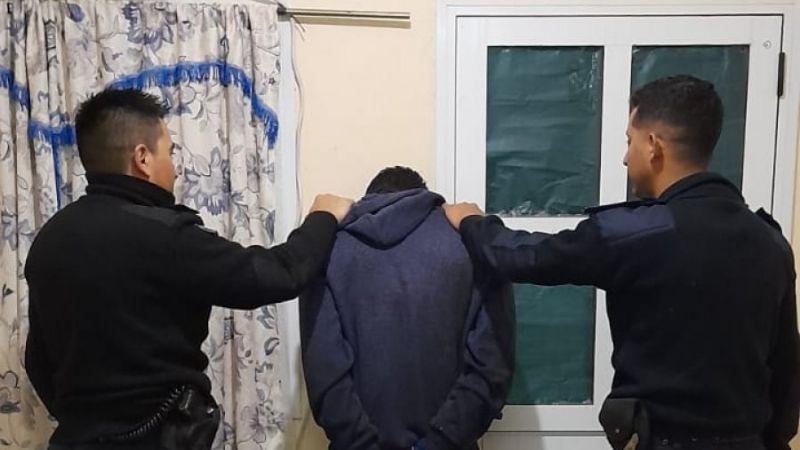 Le pegó a su pareja y quedó detenido