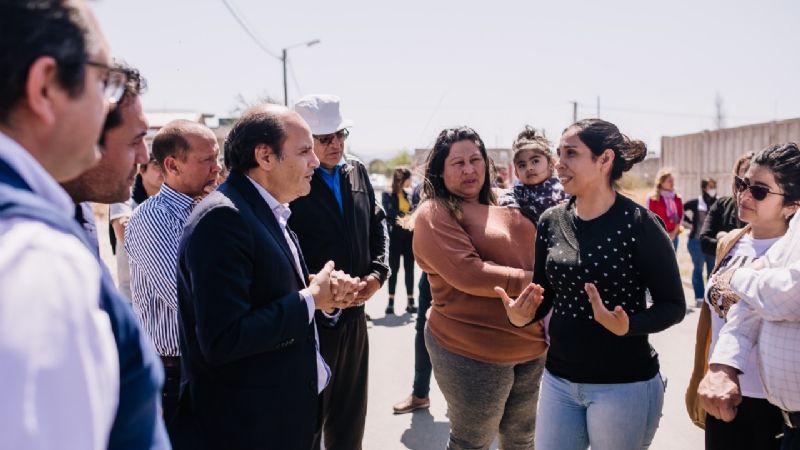 Gustavo inauguró las obras de aguas y cloacas