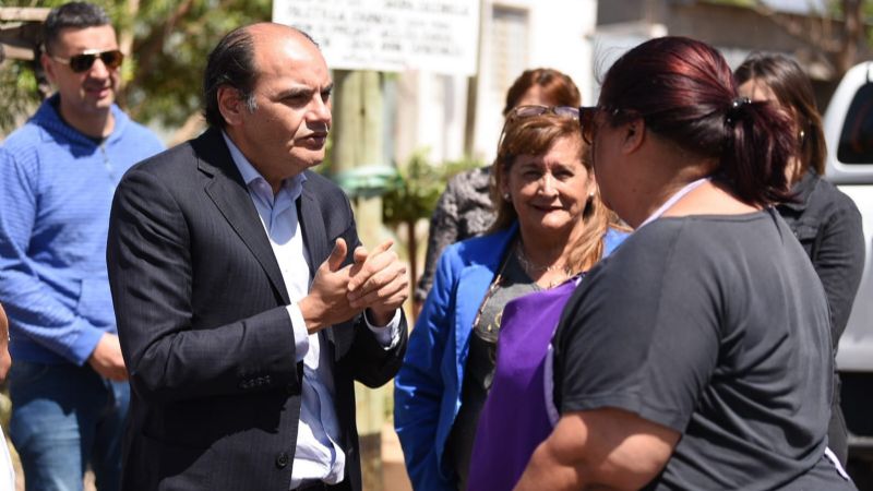 Gustavo inauguró las obras de aguas y cloacas