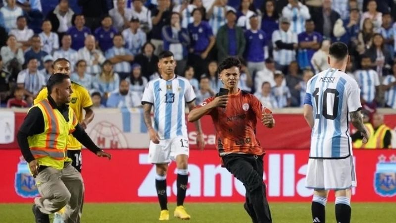 Argentina goleó a Jamaica con un doblete de Messi