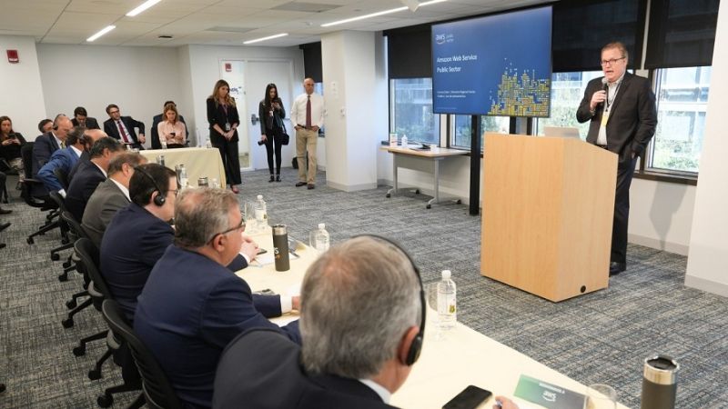 Gobernadores Norte Grande visitaron la sede de Amazon Web Services