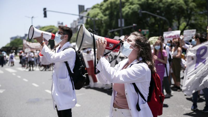 Paro en el Hospital Garrahan y movilización al Ministerio de Salud