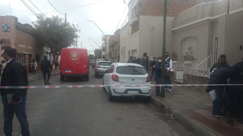 Un joven de 18 años murió electrocutado en pleno centro