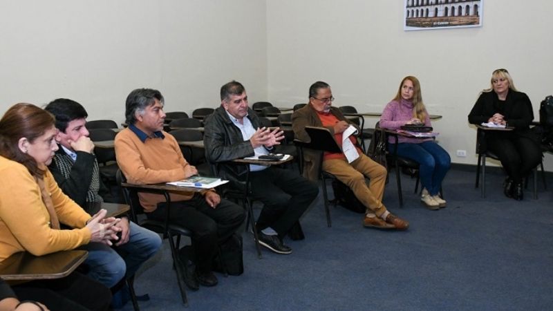 Educación entregó a la Intersindical el anteproyecto  de la Jornada Extendida o Completa