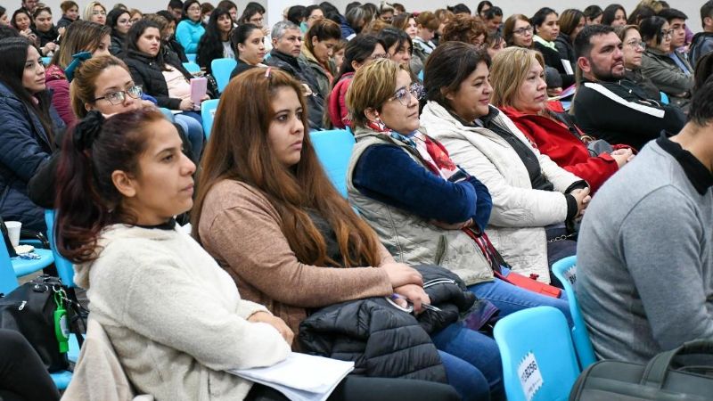 Educación convocó más 900 docentes