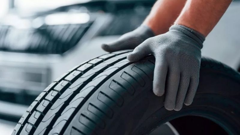 Tras el acuerdo, empresarios retoman producción de neumáticos