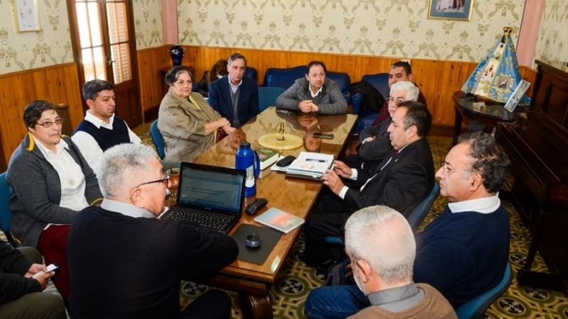 Miranda se reunió con representantes de colegios confesionales