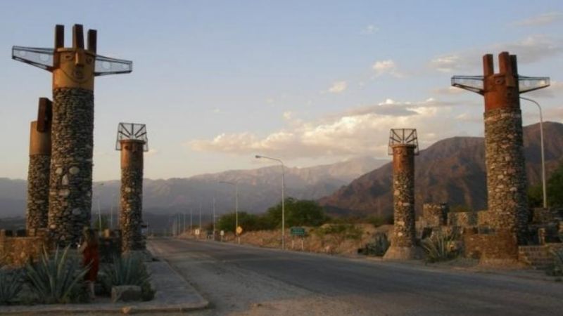 Derrapó en una motocicleta y sufrió lesiones