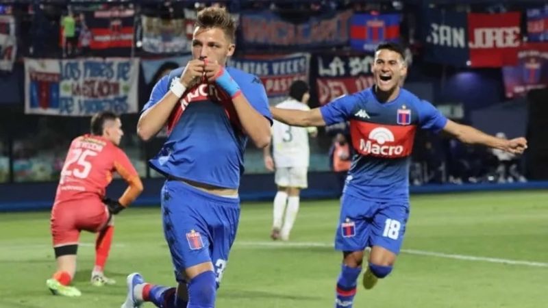 Retegui es un “tigre” y el “Pulga” hizo echar a Zielinski