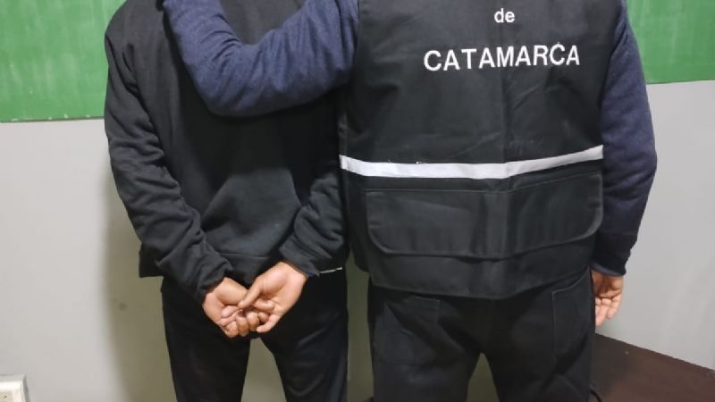 Robaron una moto pero la policía los atrapó