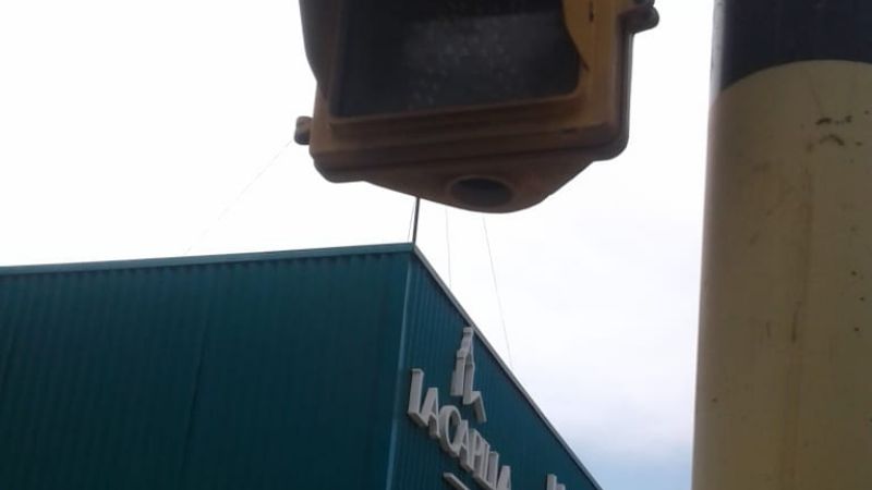 Vecinos reclaman por un semáforo desaparecido