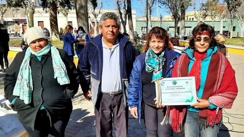 Homenaje a la mujer indígena
