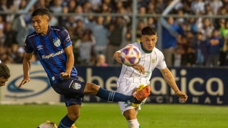 Atlético Tucumán empató y lidera con Gimnasia