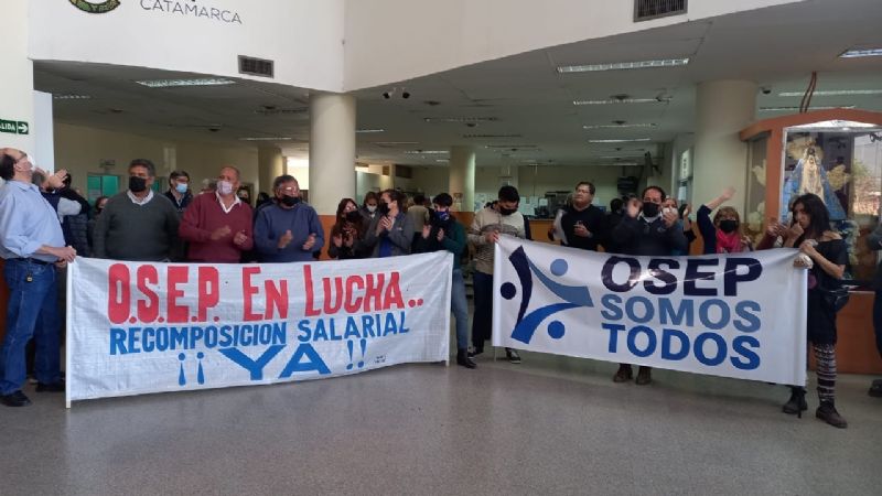 Trabajadores de OSEP y el ARCa siguen con medidas de fuerza