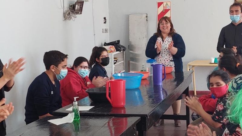 Capacitación sobre buenas prácticas de manipulación de alimentos a usuarios del Centro Terapéutico