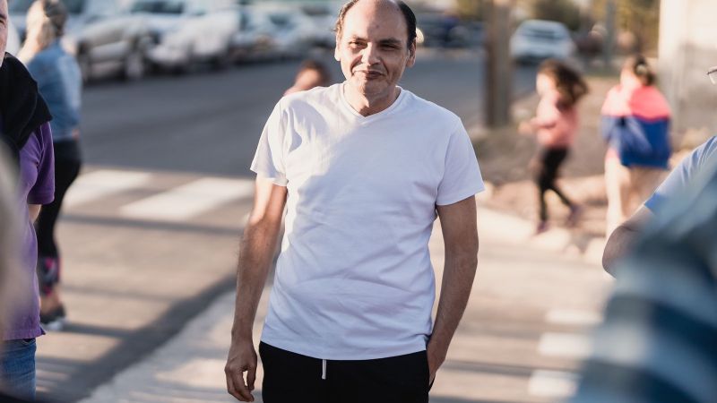 Gustavo inauguró el asfalto del Barrio 48 Viviendas Norte