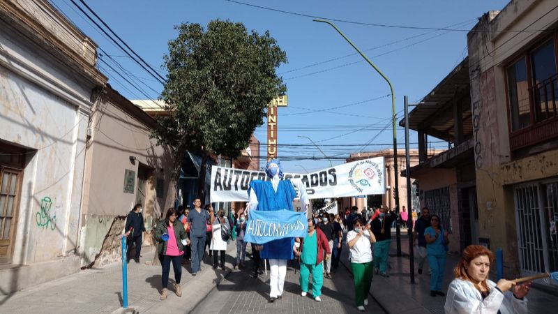 Comenzó la marcha de protesta de salud