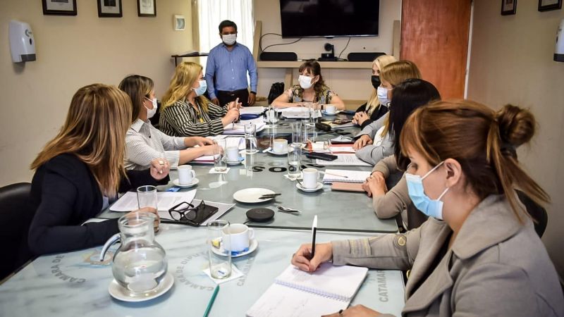 Avanza el estudio para la aplicación de la ley de etiquetado frontal