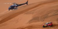 SEBASTIEN LOEB ganó otra etapa, pero sigue terceo, lejos del líder, el qatarí Al Attiyah.  