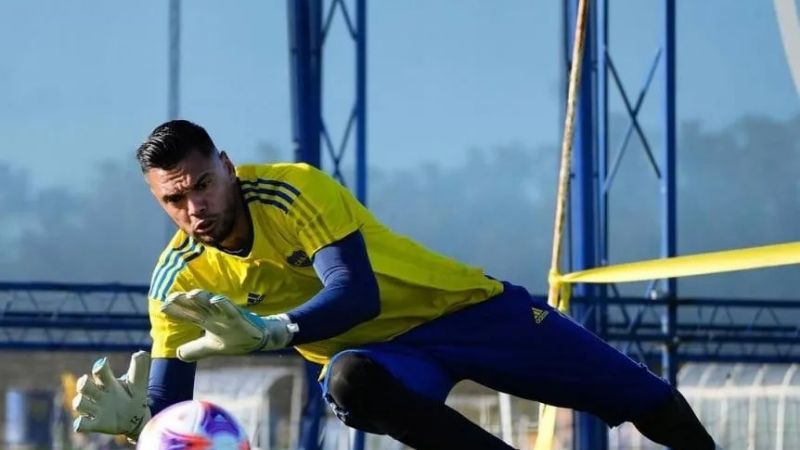 Ibarra “abrió la sucesión” de Rossi en el arco de Boca