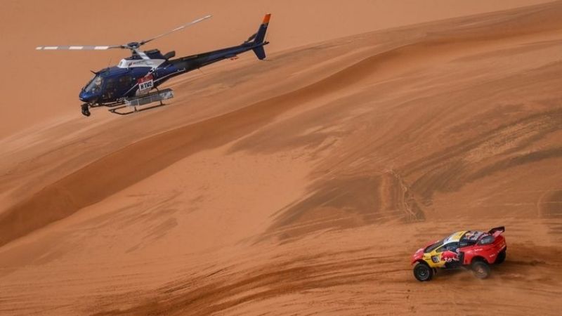 Loeb en autos y L. Benavidez en motos repitieron victorias