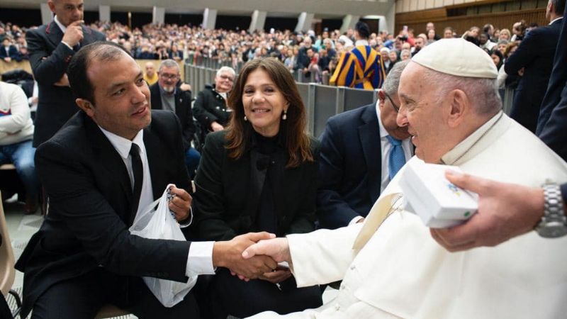 El intendente Sánchez en la audiencia con el Papa Francisco