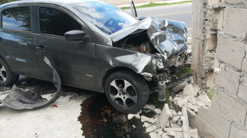 Un hombre se durmió al volante y el accidente fue brutal