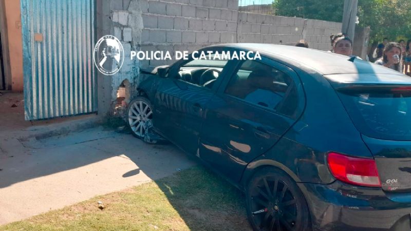Conductora alcoholizada embistiò una tapia