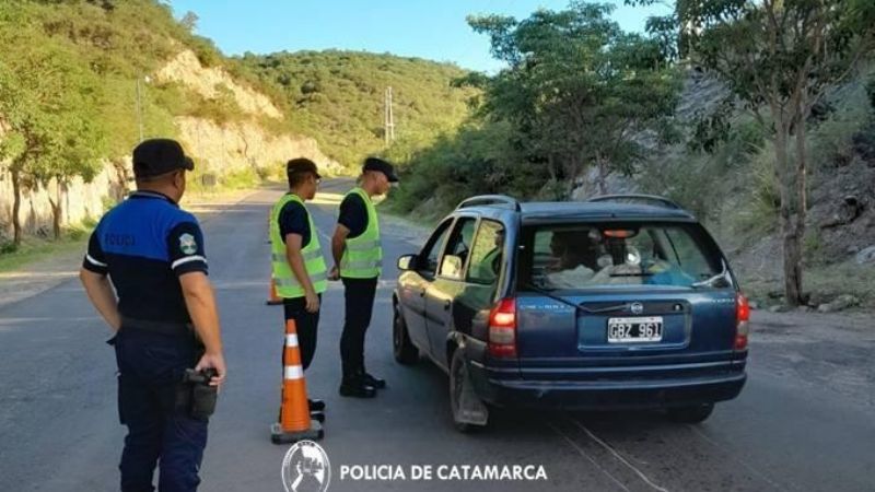 10 autos secuestrados en un control policial
