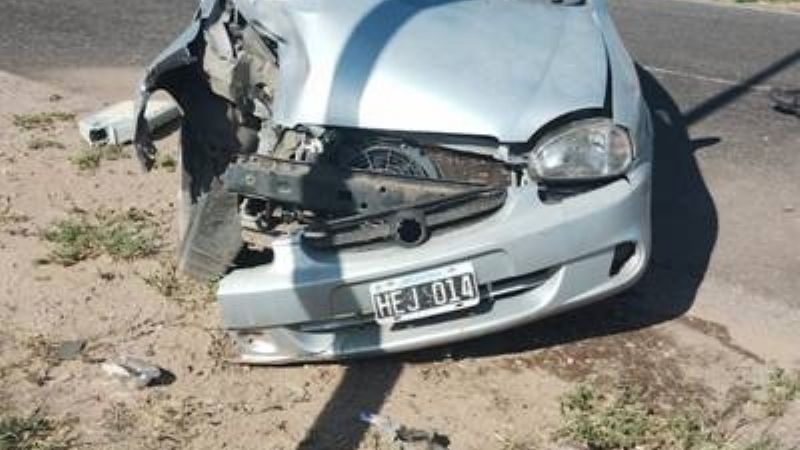 Impactó contra un poste de luz