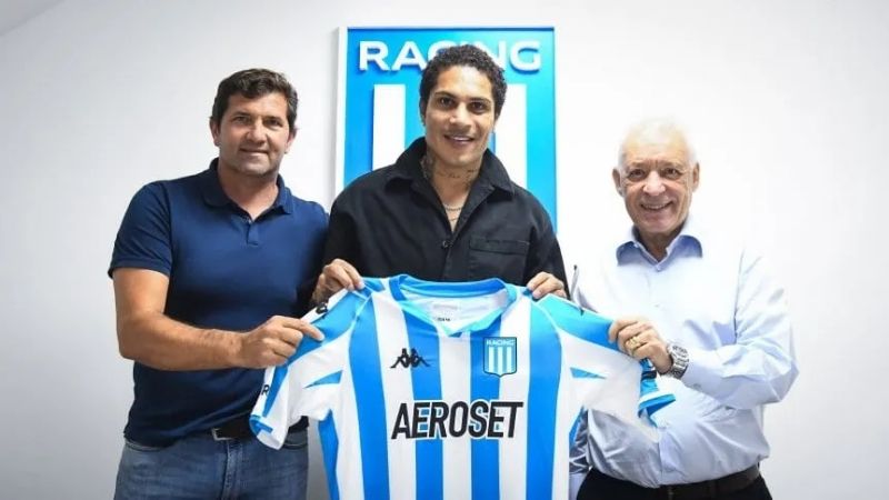 Paolo Guerrero fue presentado en Racing, con el 22