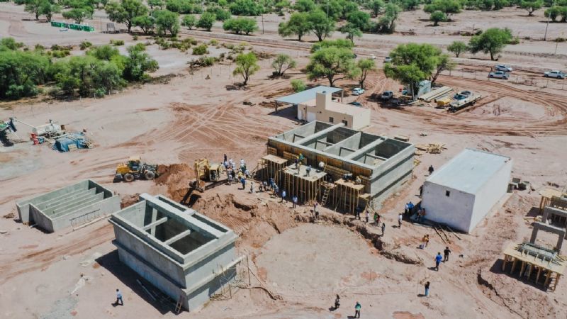 Raúl y Katopodis recorrieron obras en Tinogasta