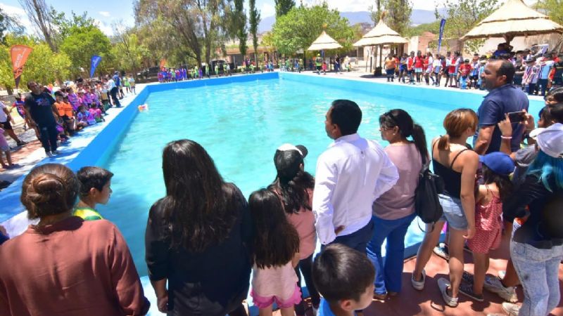Quedó inaugurado el natatorio para la asociación de fútbol infantil
