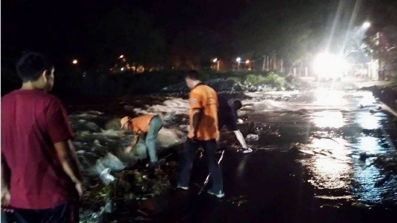 Evacuaron y asistieron a 30 personas varadas en el Camping Municipal
