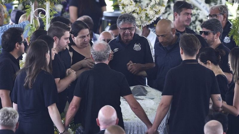 Brasil le da el último adiós a su Rey, Pelé